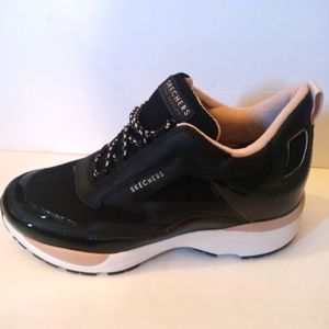 Skechers Womens  Essential High  Strides Wedge Sneakers,11M NWOB!